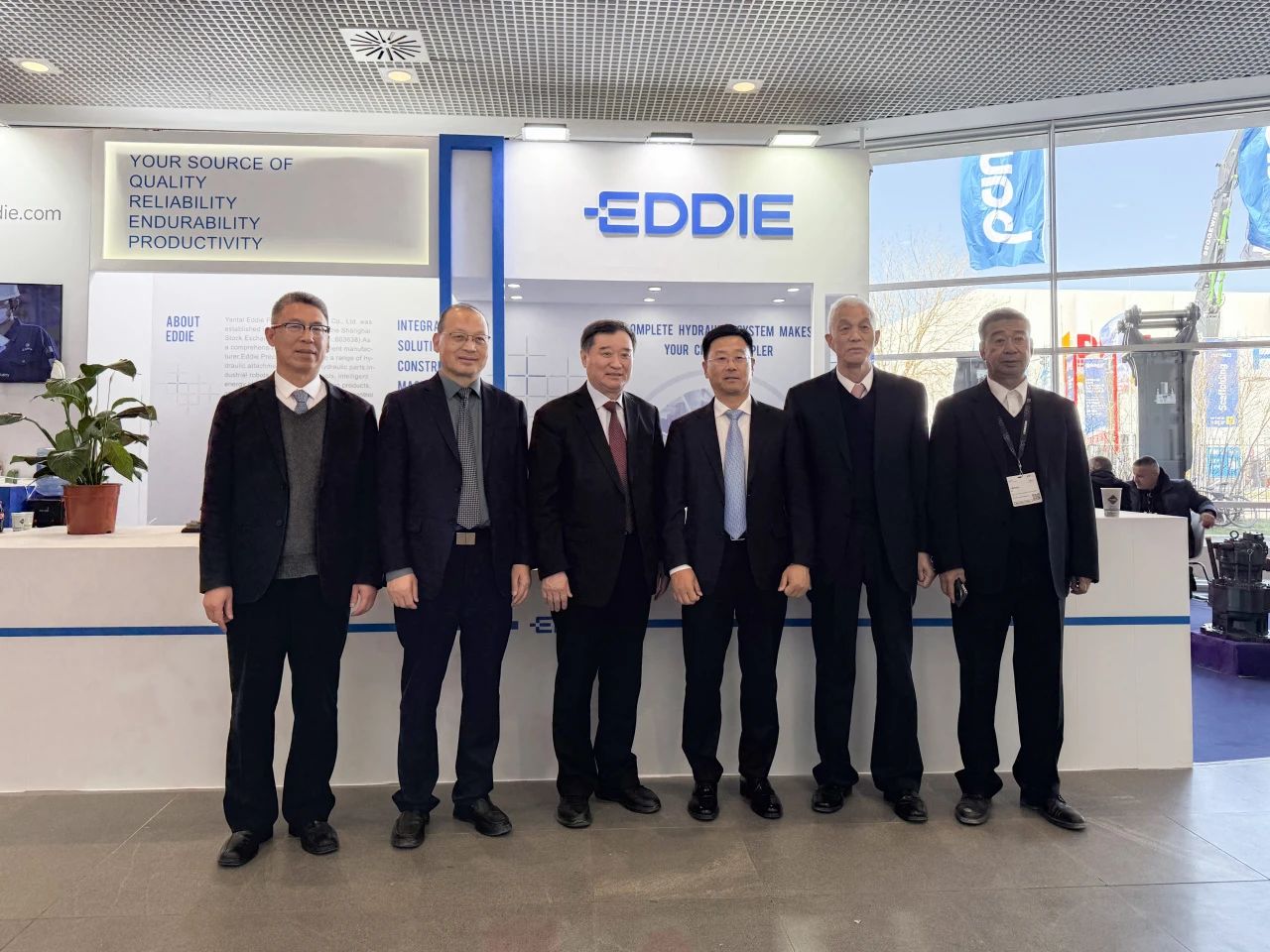 苏子孟会长等到访沐鸣娱乐精密bauma 2025展台